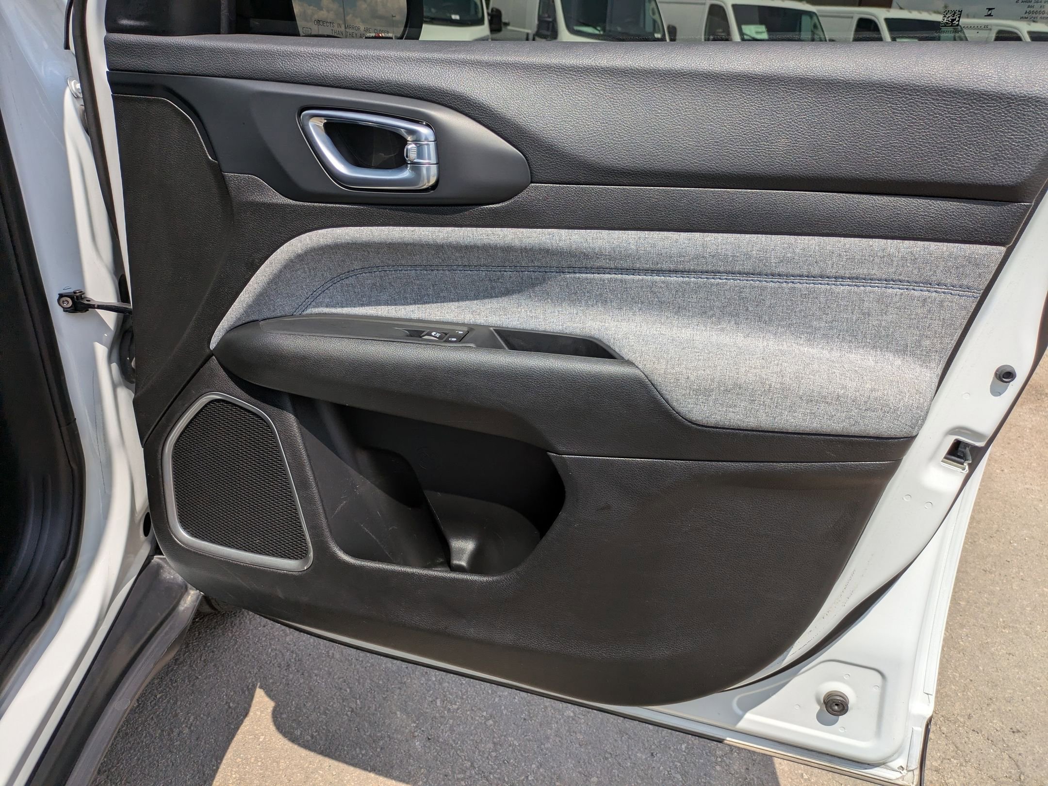 Used 2023 Jeep Compass Sport image 29