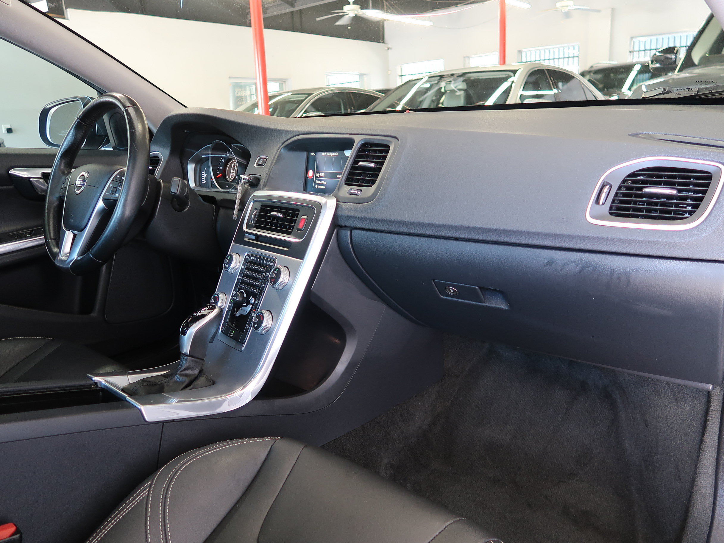 Used 2017 Volvo S60 T5 Dynamic FWD image 14