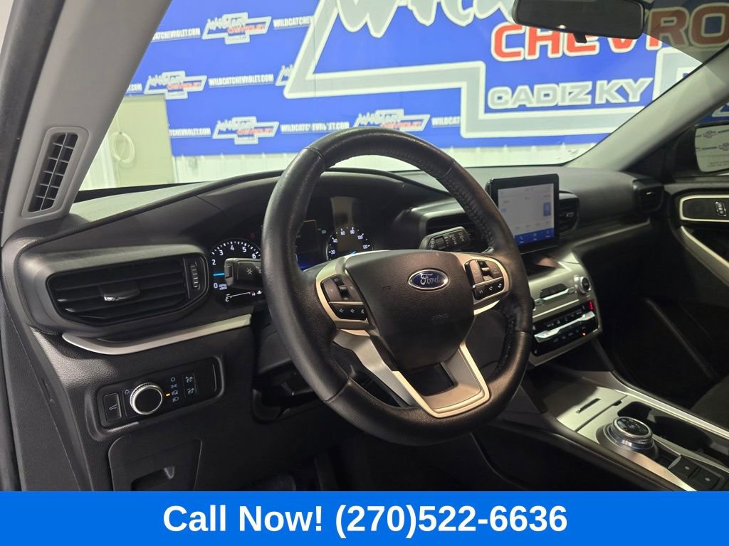 Used 2020 Ford Explorer XLT w/ Comfort Package image 16