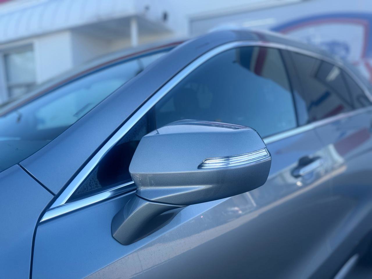 Used 2023 Cadillac XT4 Premium Luxury image 5