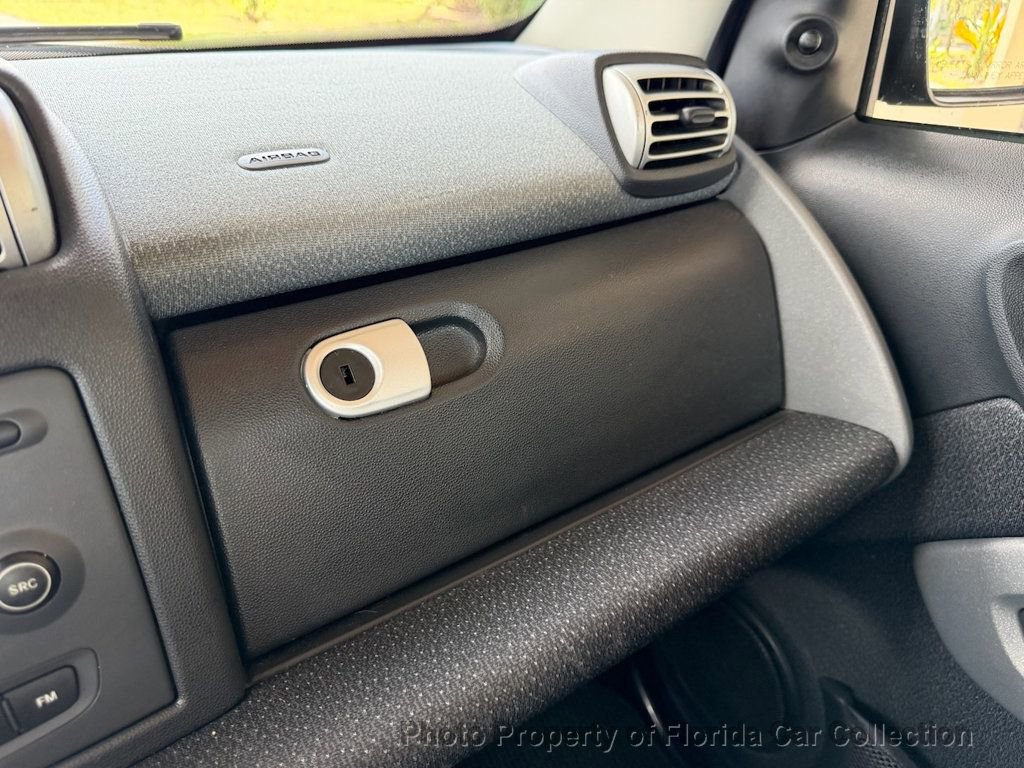 Used 2009 smart fortwo pure image 40