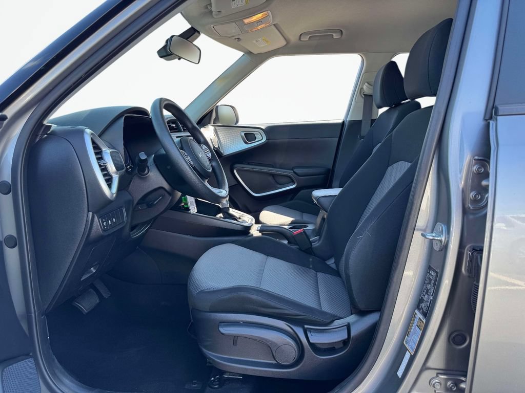 Certified 2023 Kia Soul LX w/ Option Group 015 FWD image 15