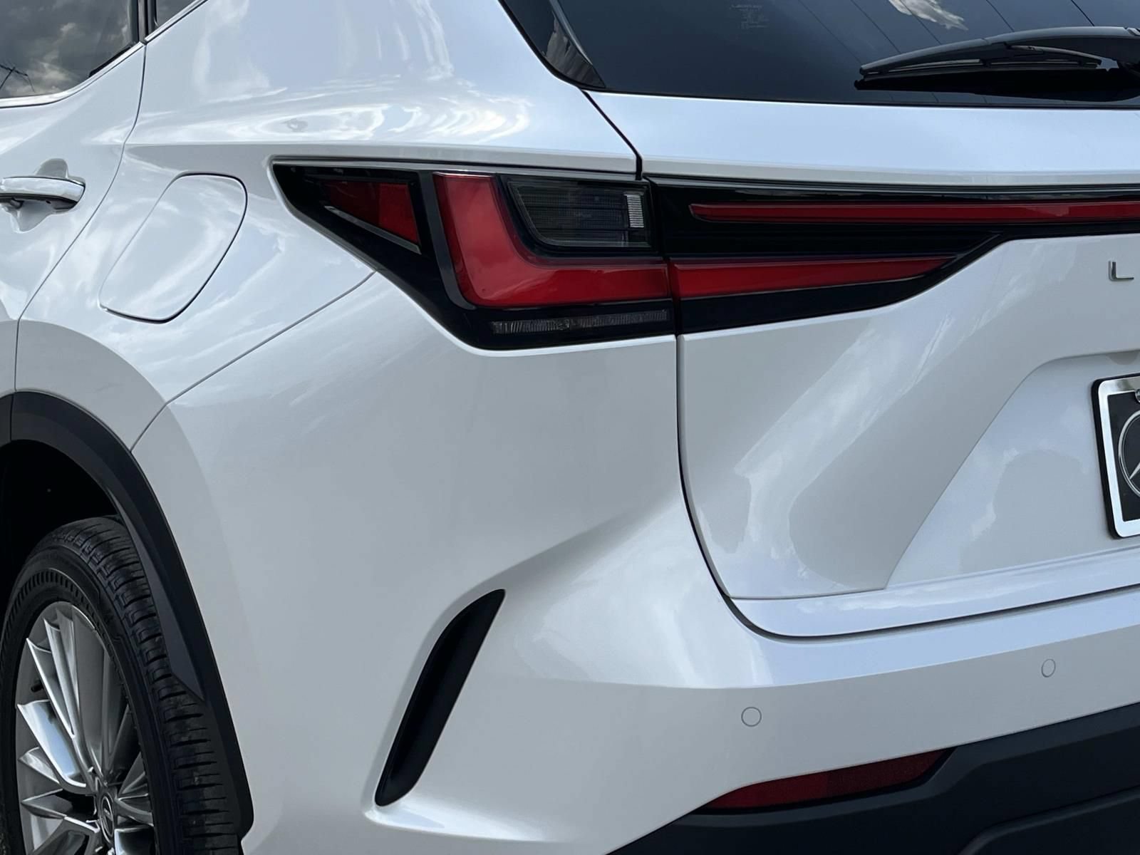 Used 2025 Lexus NX 350h AWD w/ Premium Package image 10