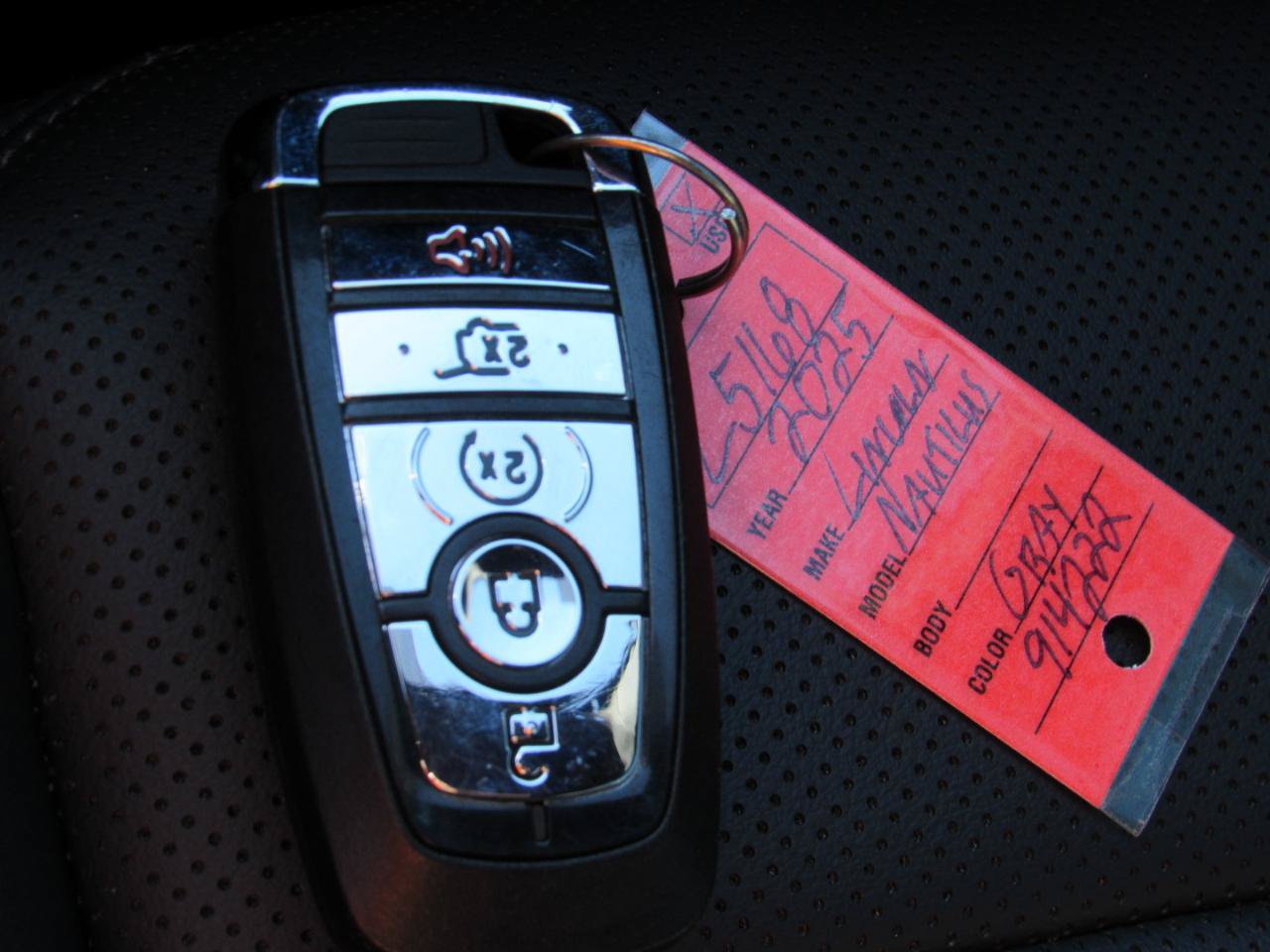 Used 2025 Lincoln Nautilus Premier w/ Jet Appearance Package AWD/4WD image 14
