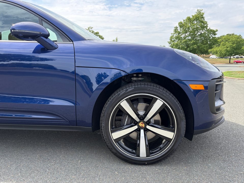 New 2026 Porsche Macan AWD/4WD image 11
