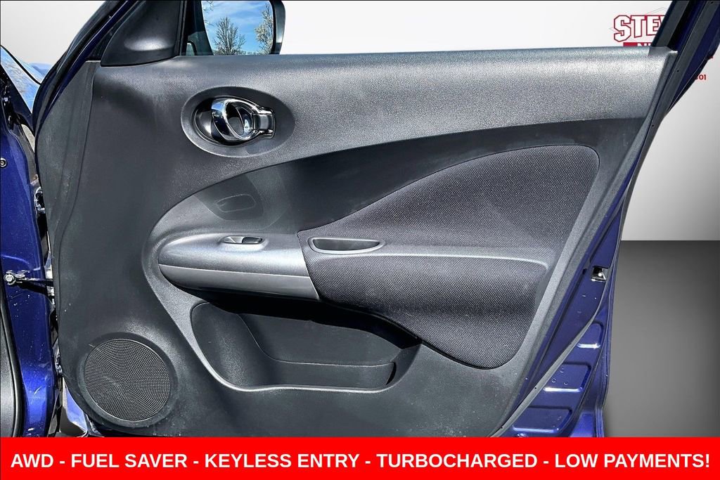 Used 2015 Nissan Juke S image 25