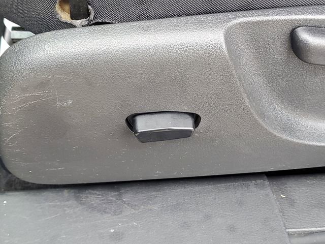 Used 2012 Jeep Liberty Limited Jet w/ Comfort/Convenience Group AWD/4WD image 17