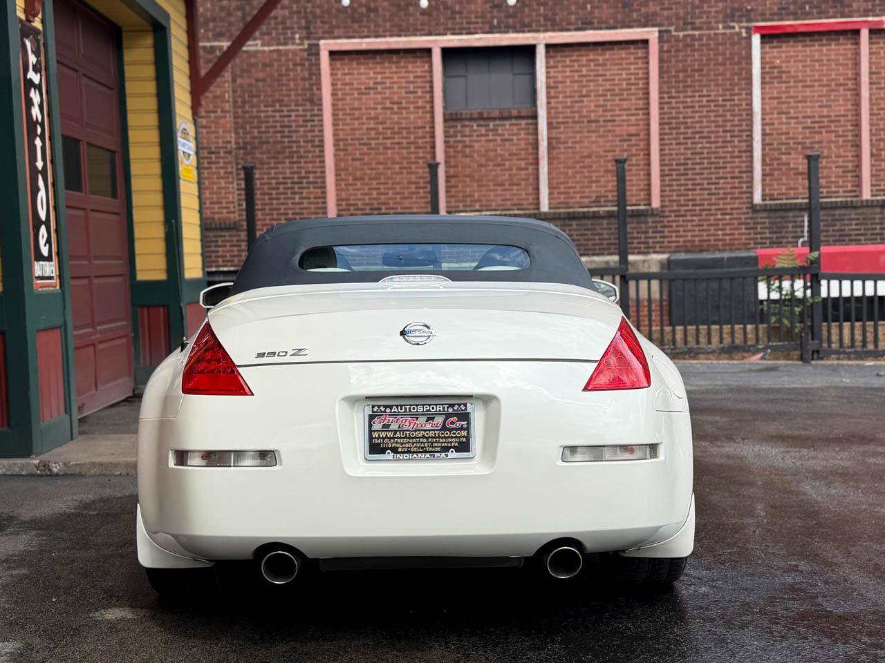 Used 2006 Nissan 350Z Touring RWD image 7