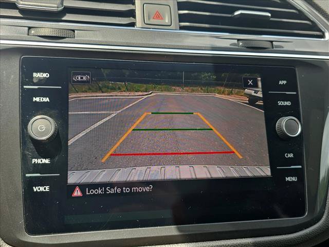 Certified 2023 Volkswagen Tiguan SE w/ Panoramic Sunroof Package FWD image 15