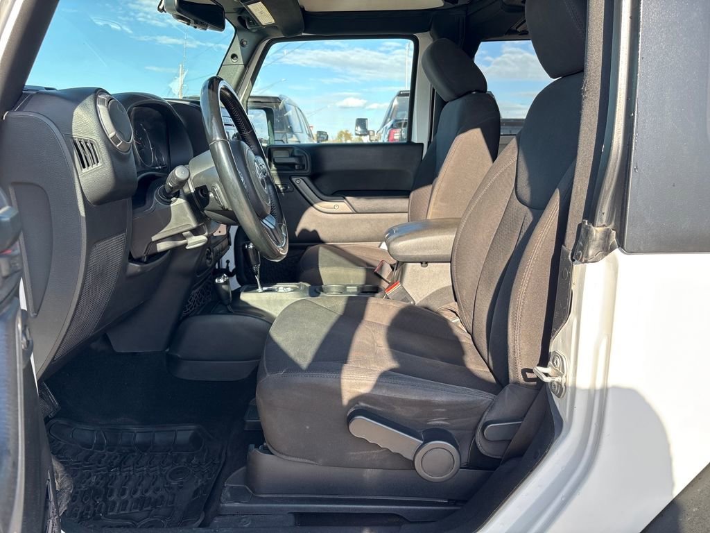 Used 2016 Jeep Wrangler Sport image 16