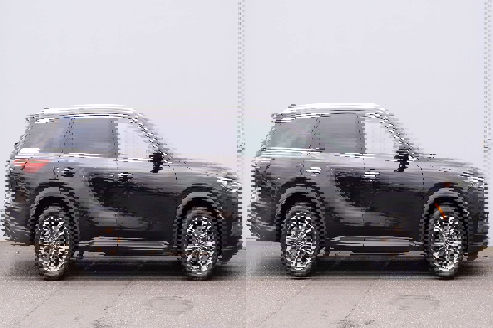 Used 2024 INFINITI QX60 Luxe image 32