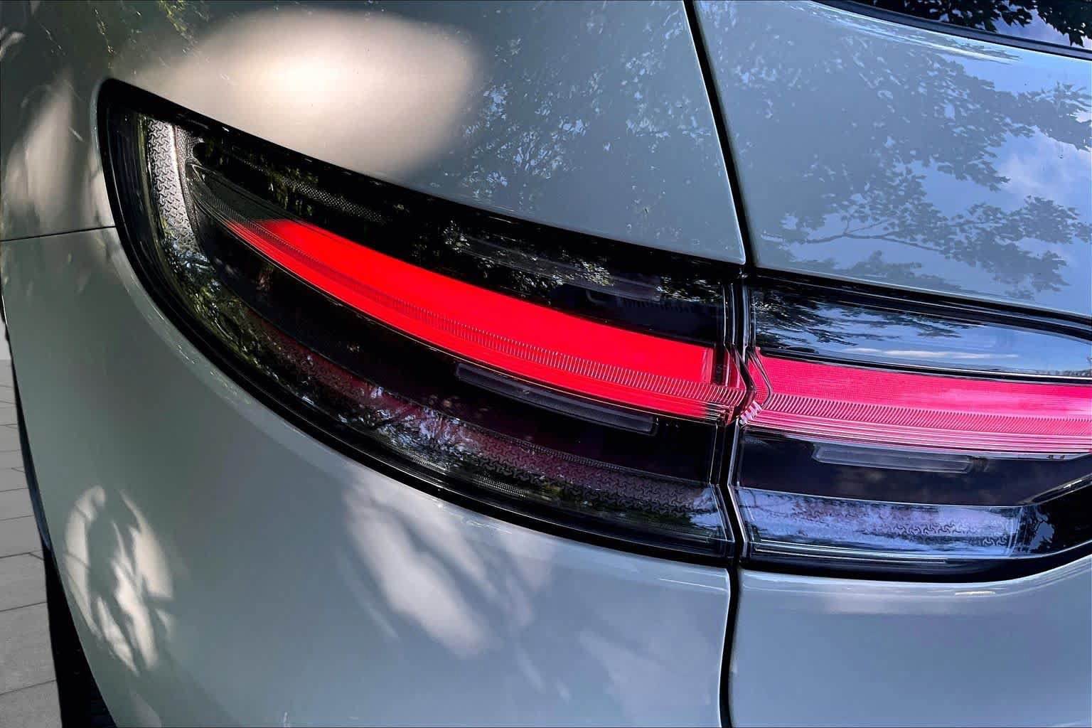 Used 2023 Porsche Macan S AWD/4WD image 29