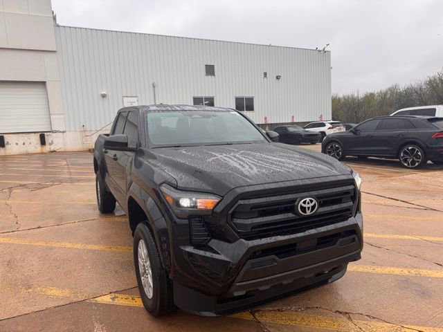 Used 2025 Toyota Tacoma SR image 5