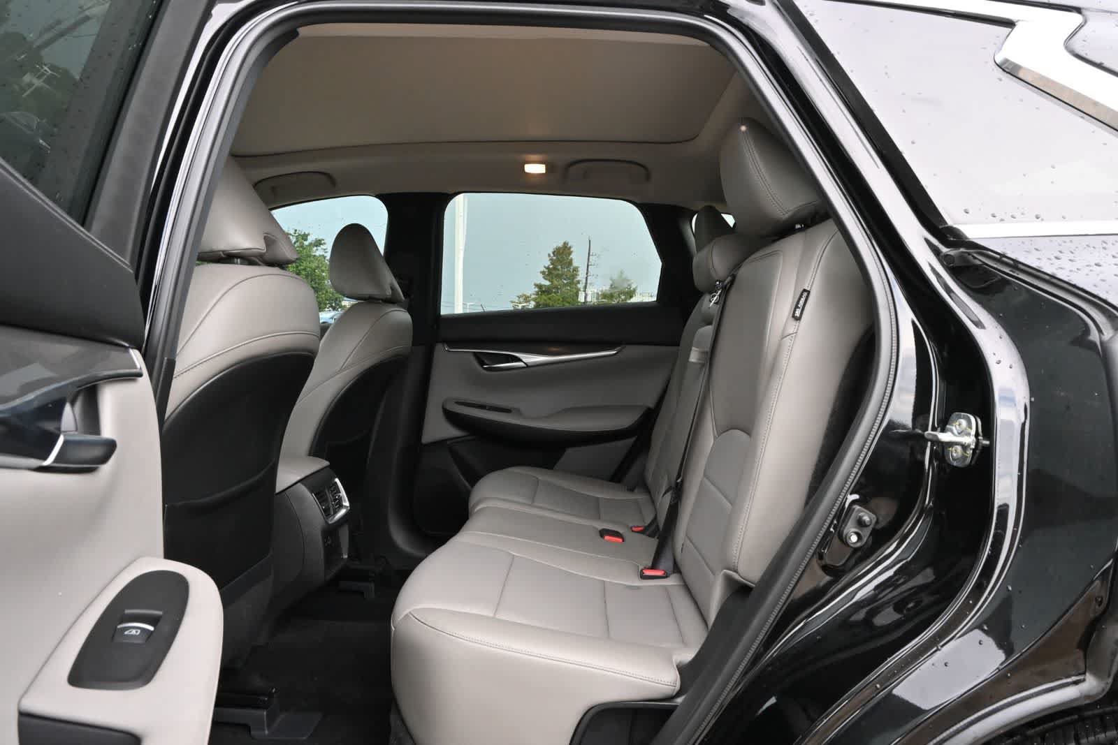 Used 2024 INFINITI QX50 Luxe FWD image 18