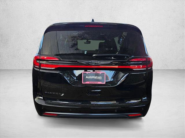 New 2026 Chrysler Pacifica Select image 7