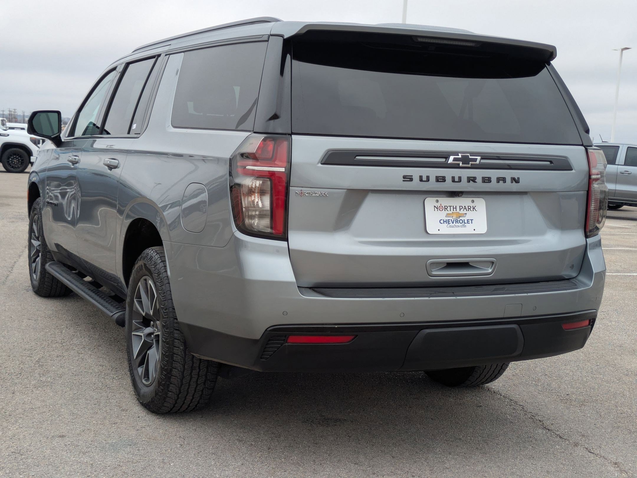 Certified 2024 Chevrolet Suburban Z71 w/ Luxury Package image 5