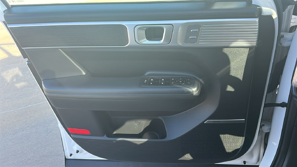 Certified 2025 Hyundai Santa Fe Limited FWD image 19