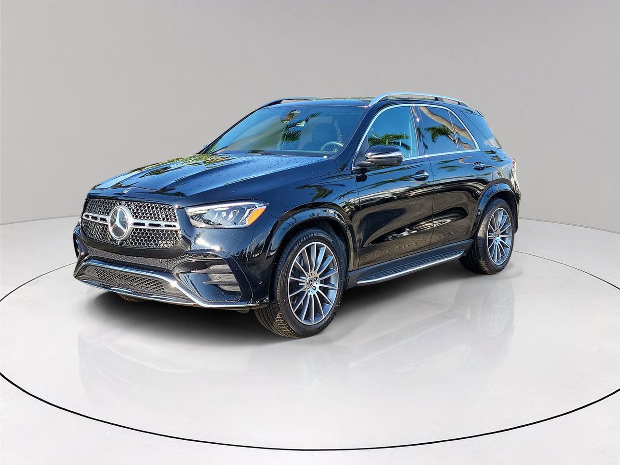 Used 2025 Mercedes-Benz GLE 350 4MATIC image 3