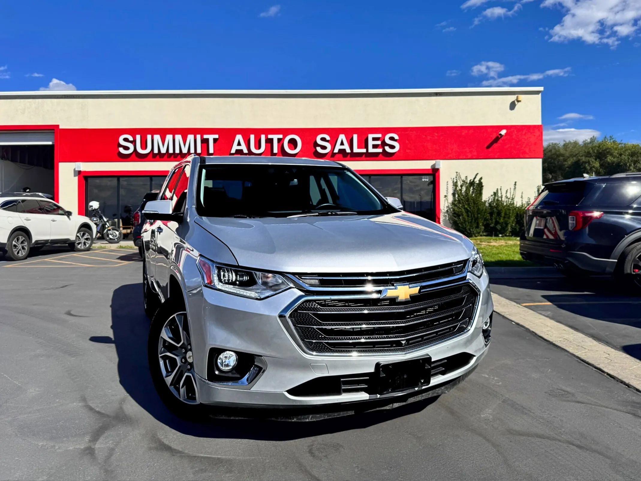 Used 2021 Chevrolet Traverse Premier AWD/4WD image 2