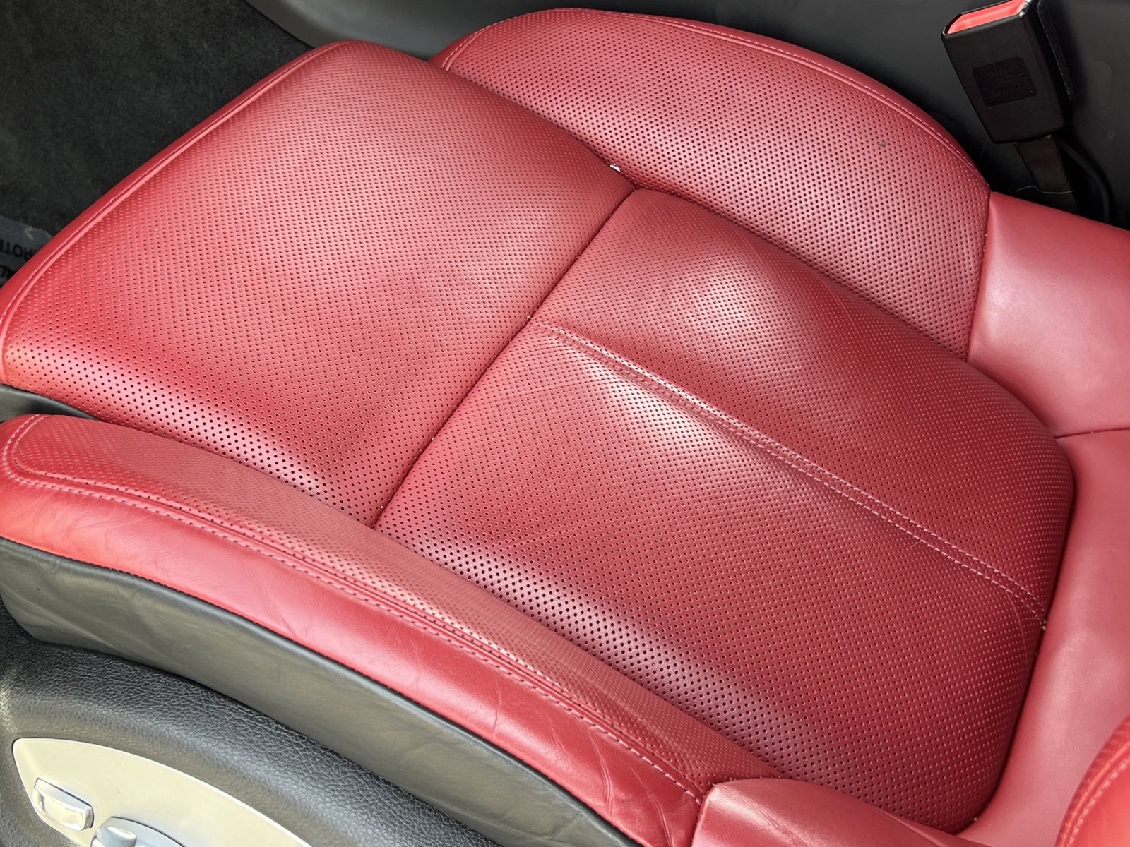 Certified 2024 Porsche Macan image 31