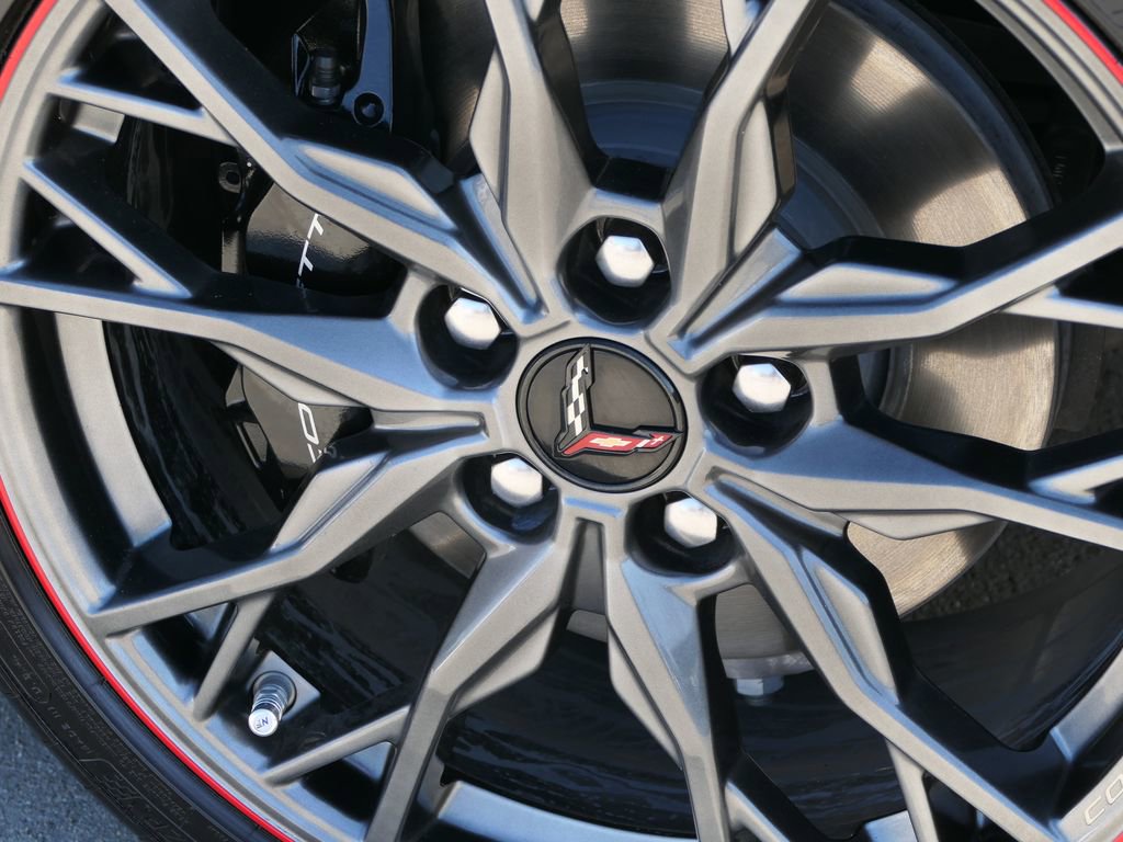 Used 2025 Chevrolet Corvette Stingray Coupe w/ 1LT image 30