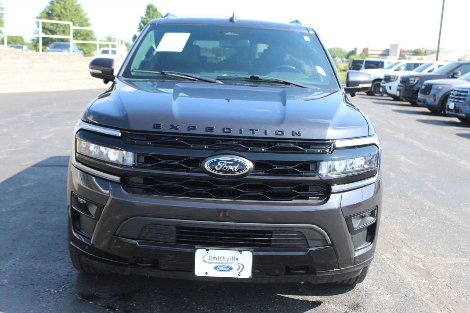 Used 2023 Ford Expedition Limited AWD/4WD image 9