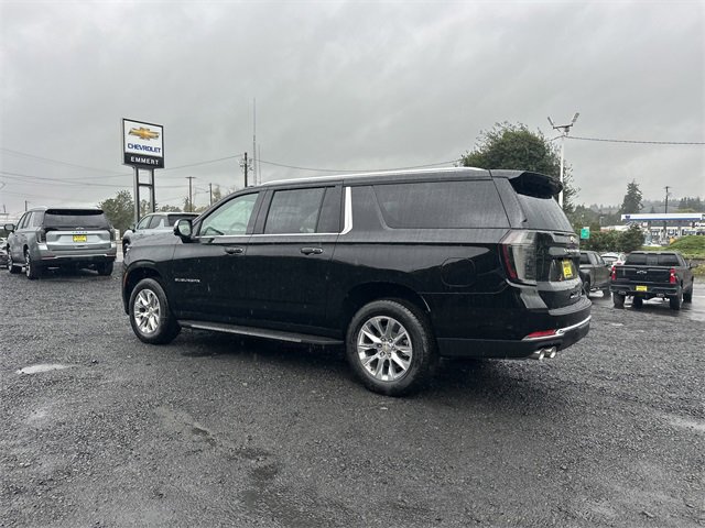 New 2026 Chevrolet Suburban Premier image 3