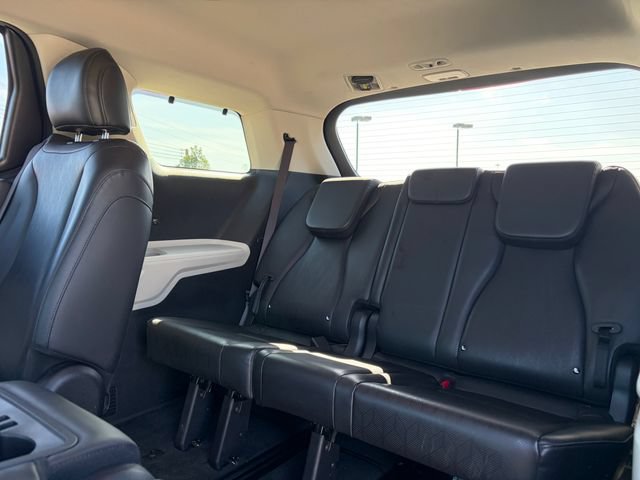 Certified 2024 Kia Carnival EX FWD image 32