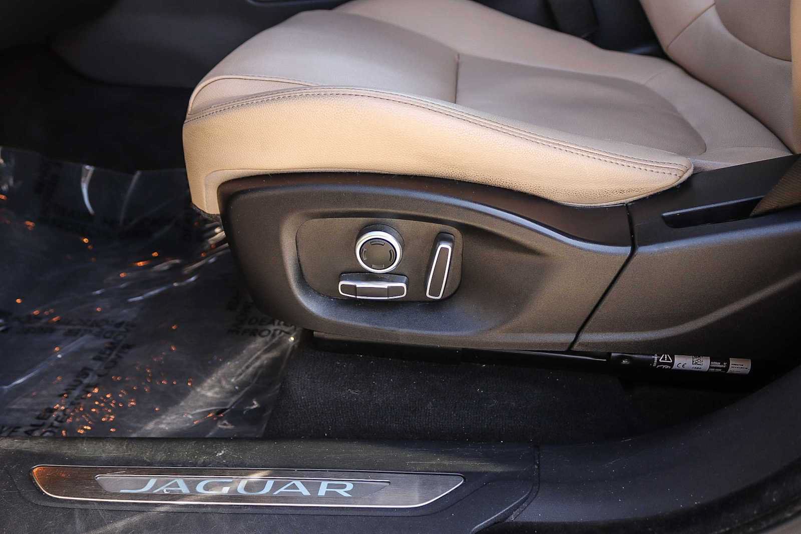 Used 2020 Jaguar F-PACE Premium AWD/4WD image 27