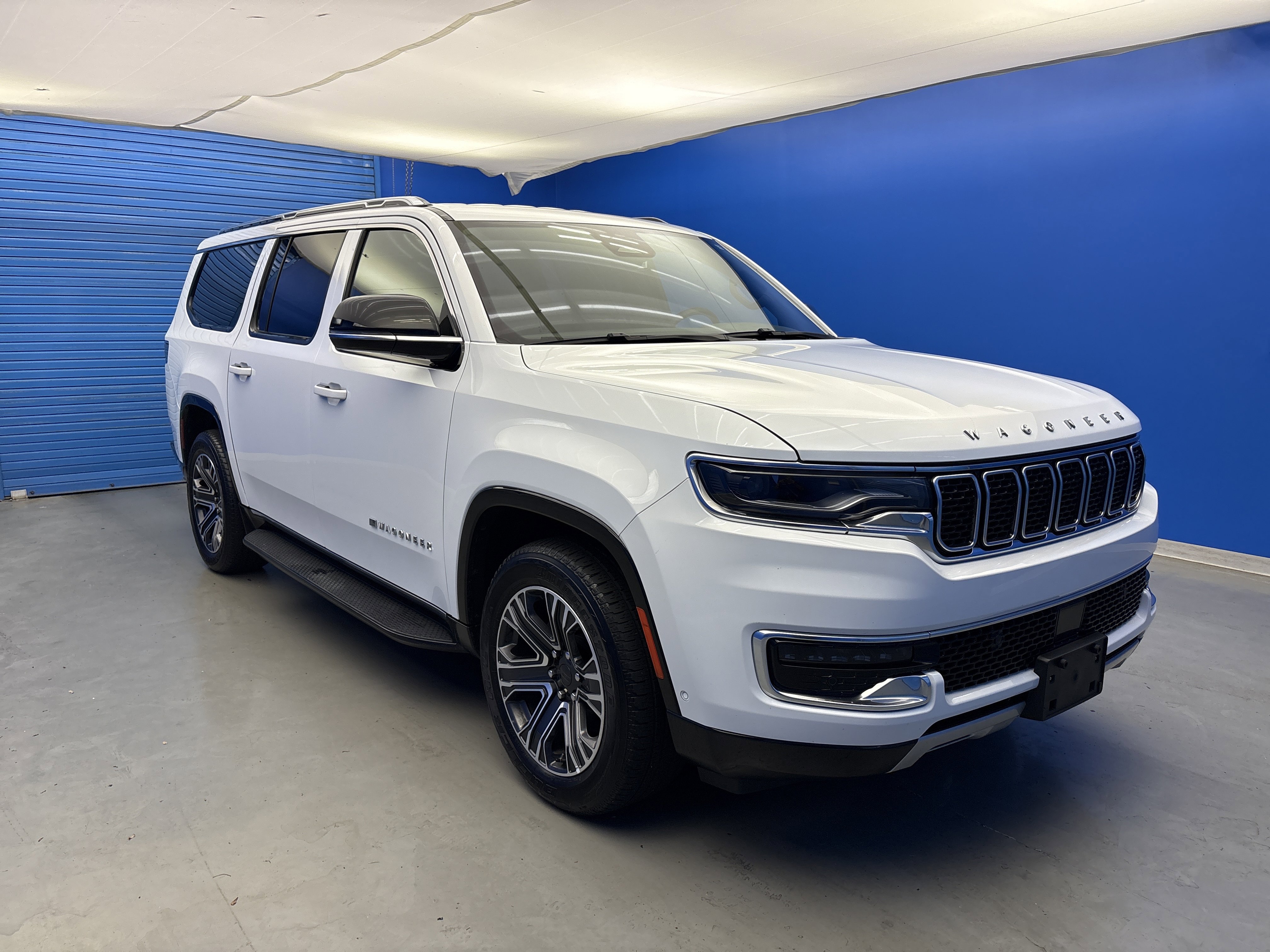 Used 2024 Jeep Wagoneer L Series II w/ Flexible Seating Group image 2