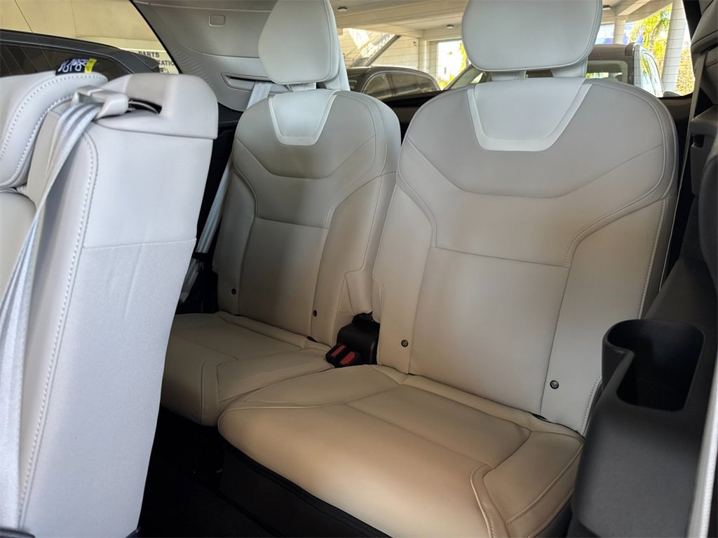 New 2025 Volvo EX90 Plus image 14