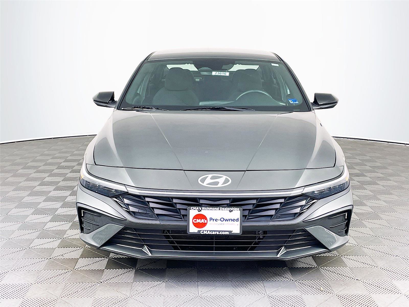 Certified 2025 Hyundai Elantra SEL FWD image 2