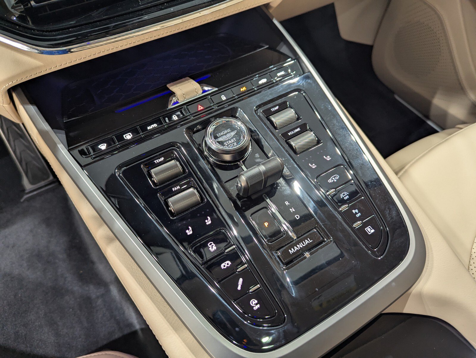 New 2026 Aston Martin DBX 707 AWD/4WD image 15