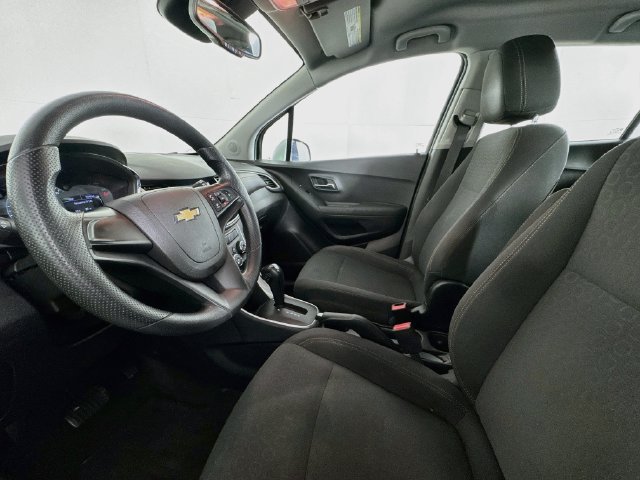 Used 2019 Chevrolet Trax LS FWD image 17