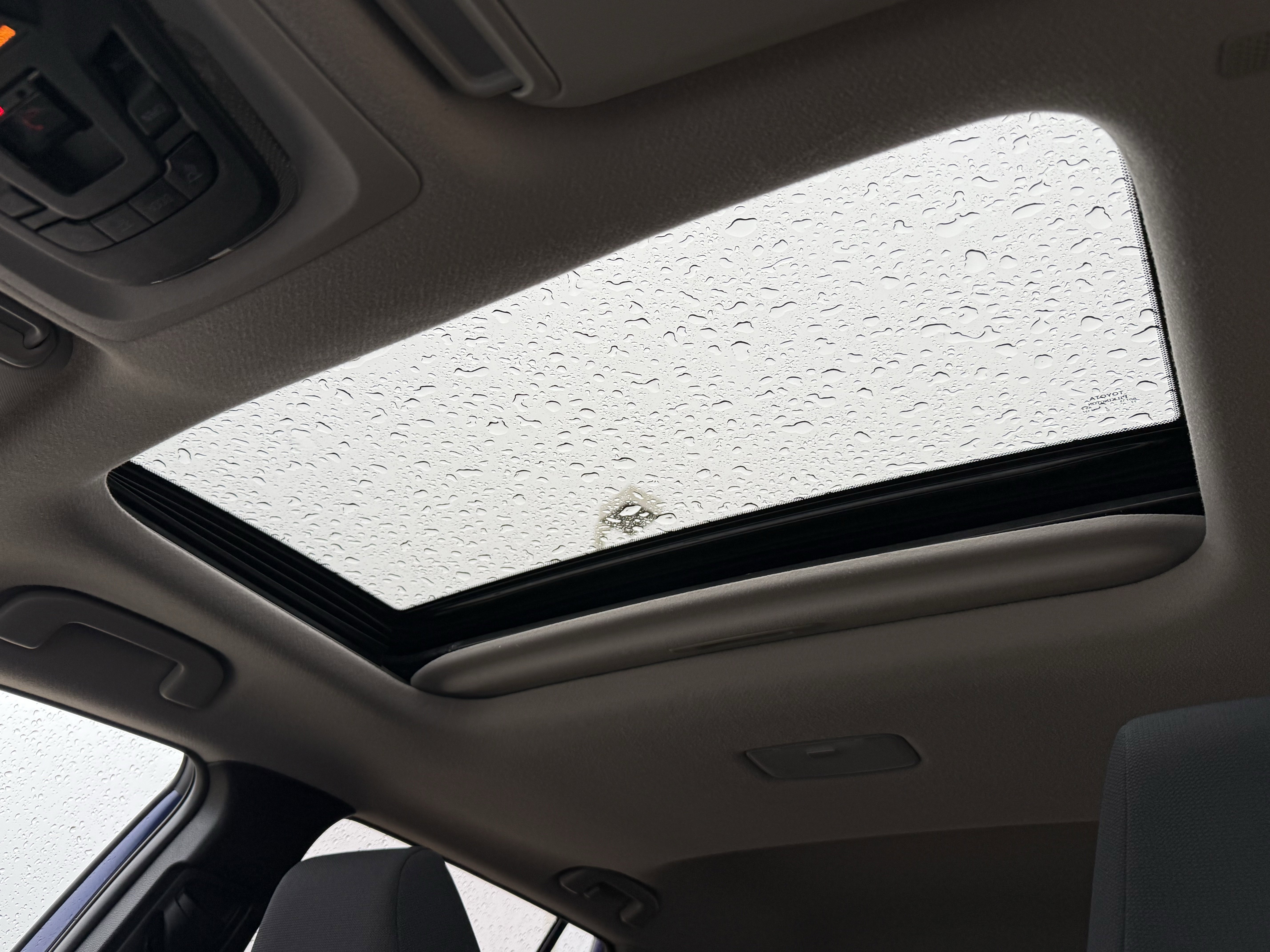 Used 2022 Toyota Corolla Cross LE w/ Moonroof Package image 20