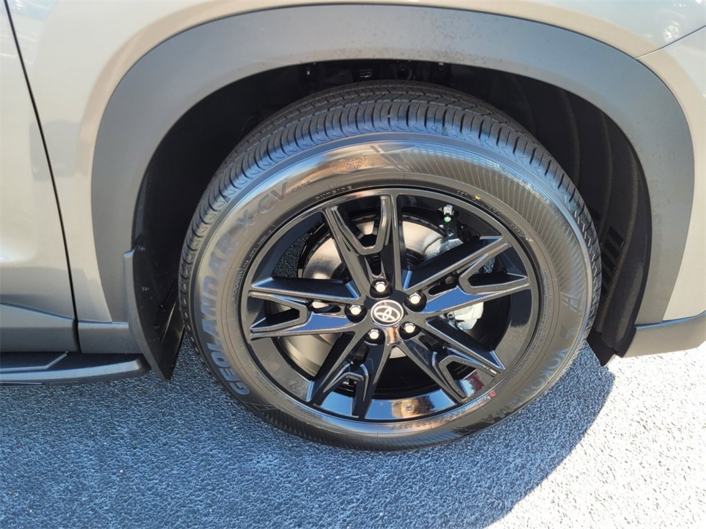 New 2026 Toyota Grand Highlander AWD Hybrid image 16