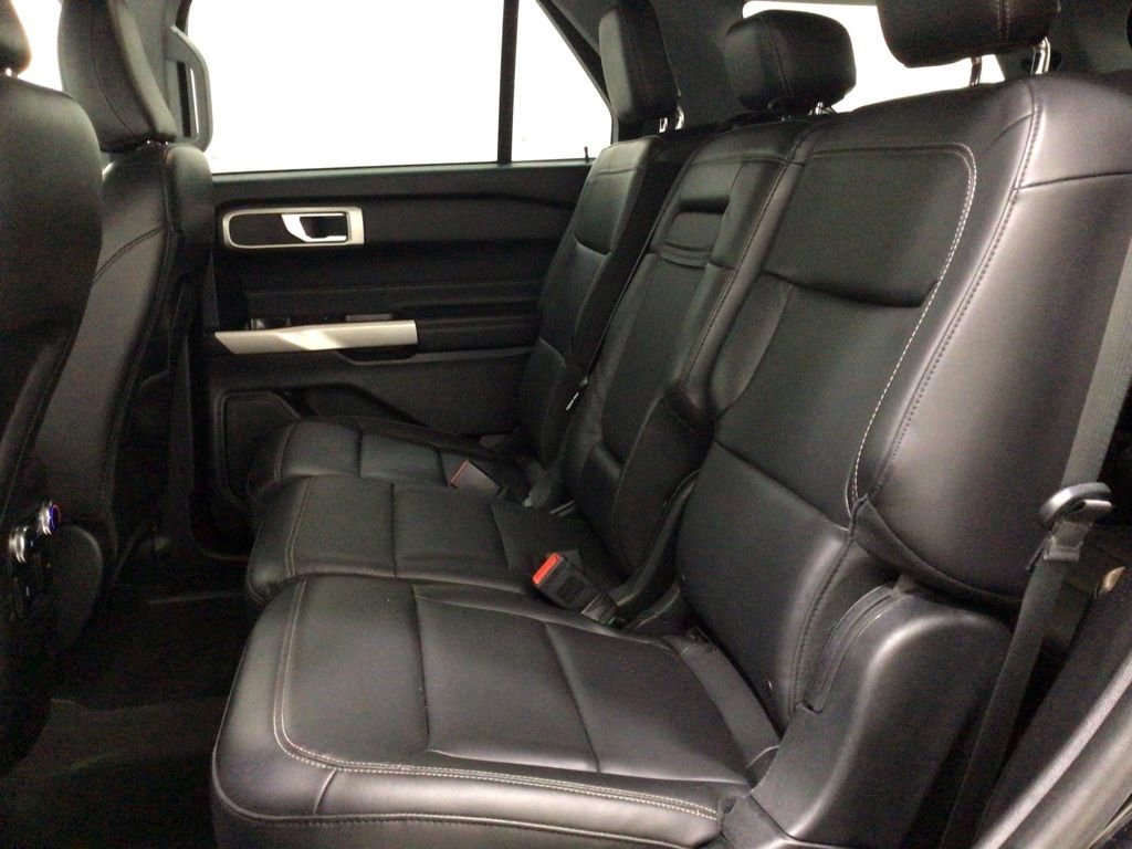 Used 2022 Ford Explorer XLT w/ Equipment Group 202A image 19
