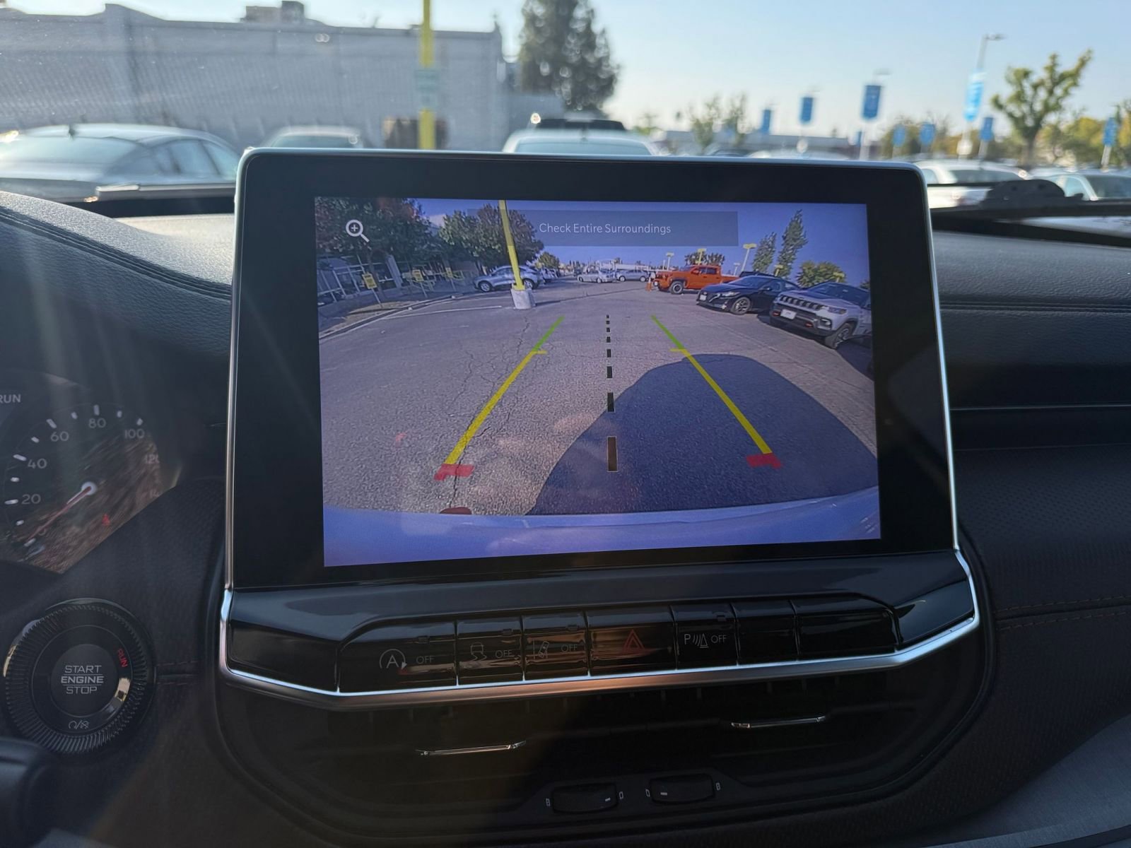 Used 2025 Jeep Compass Trailhawk image 17