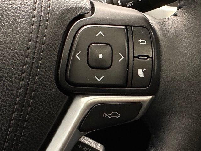 Used 2015 Toyota Highlander Limited Platinum image 14