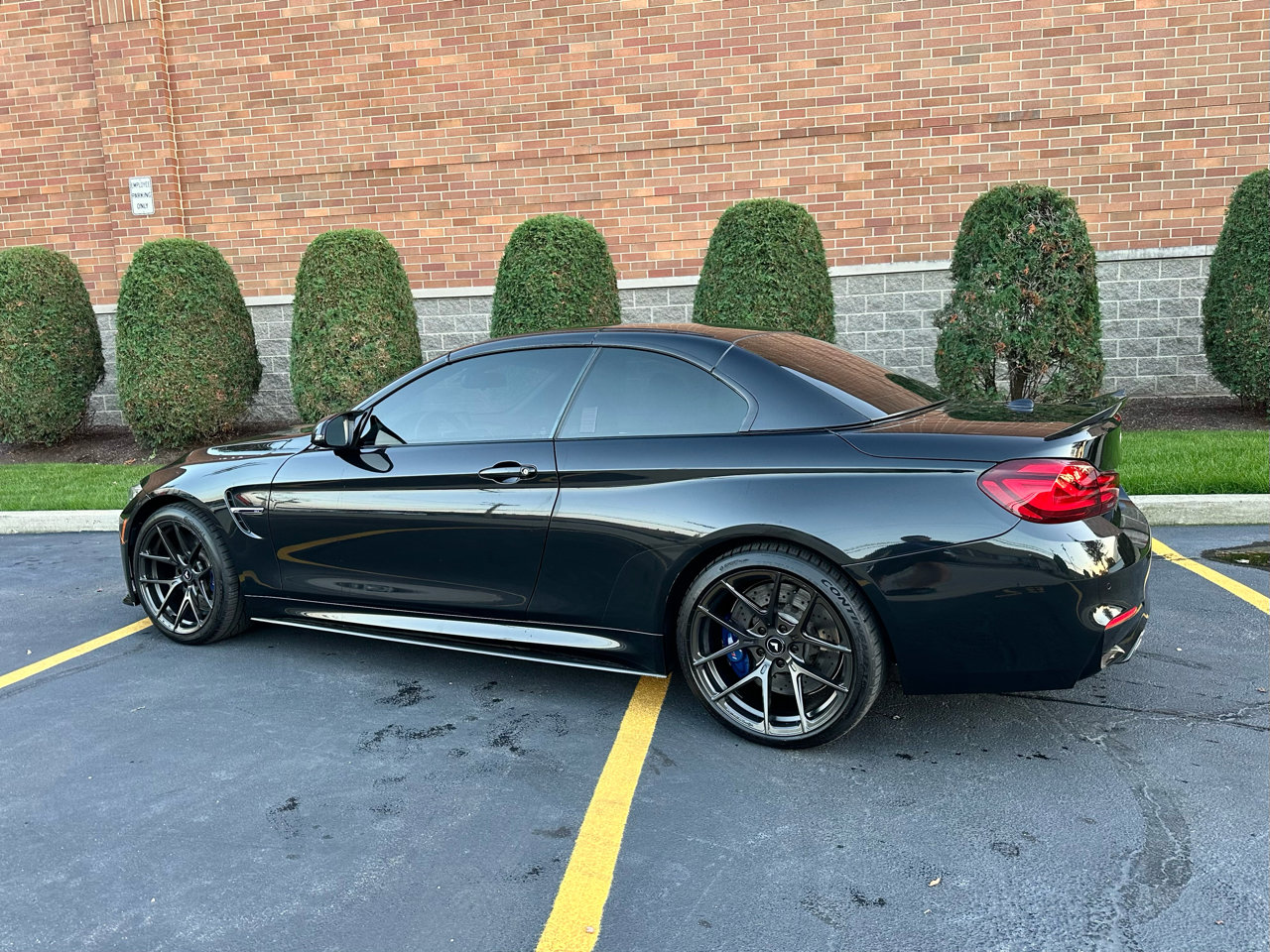 Used 2020 BMW M4 Convertible image 4
