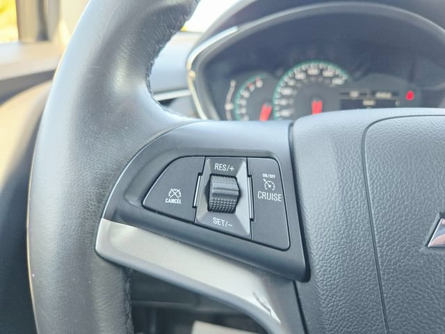 Used 2021 Chevrolet Trax LT w/ LT Convenience Package FWD image 19