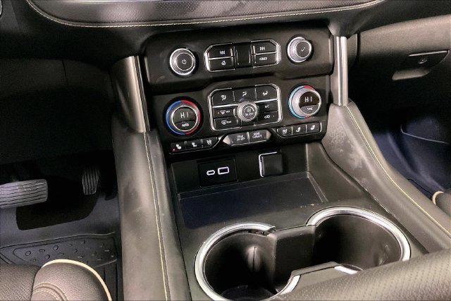 Used 2023 Chevrolet Suburban Premier RWD image 8