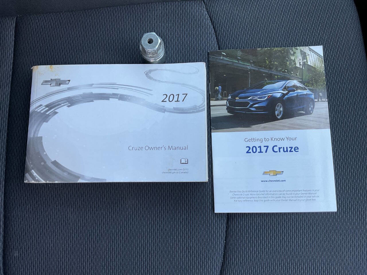 Used 2017 Chevrolet Cruze LT FWD image 41