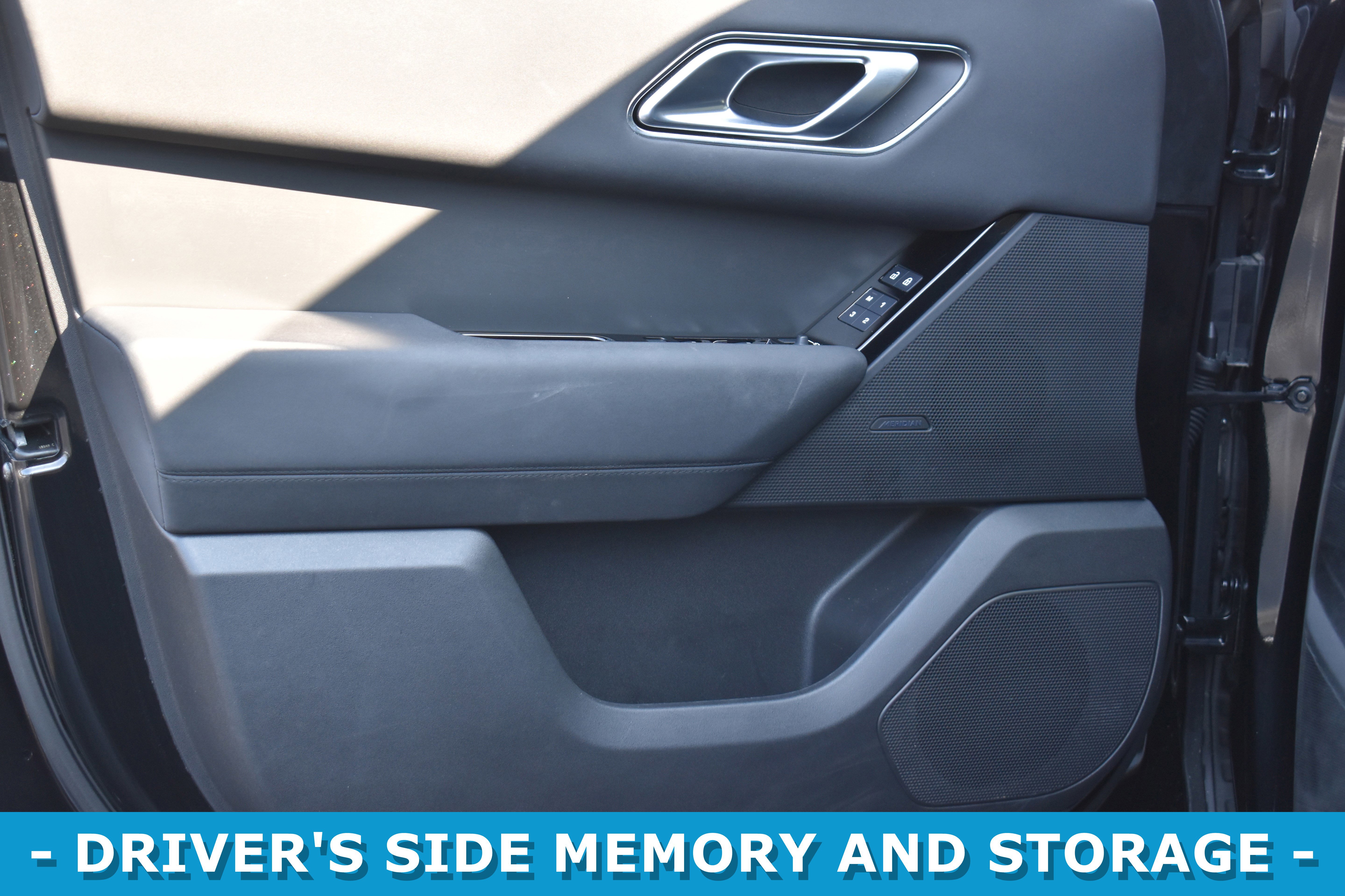 Used 2025 Land Rover Range Rover Velar Dynamic SE image 5