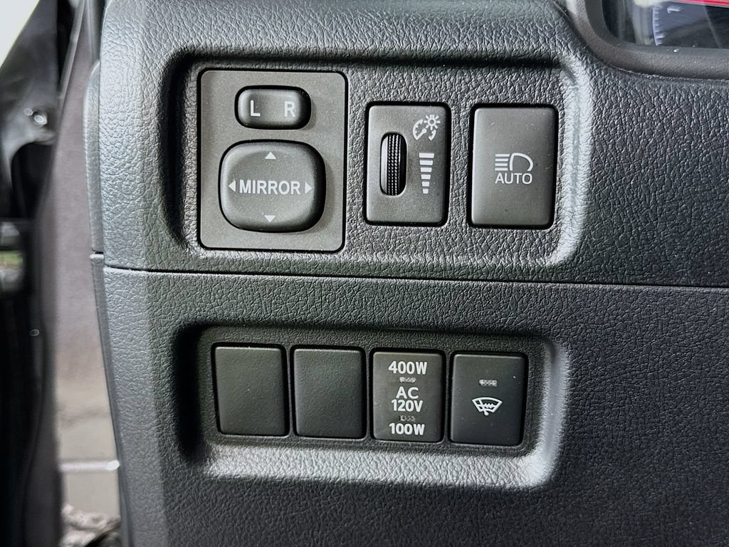 Used 2023 Toyota 4Runner TRD Off-Road Premium w/ Moonroof Package AWD/4WD image 18