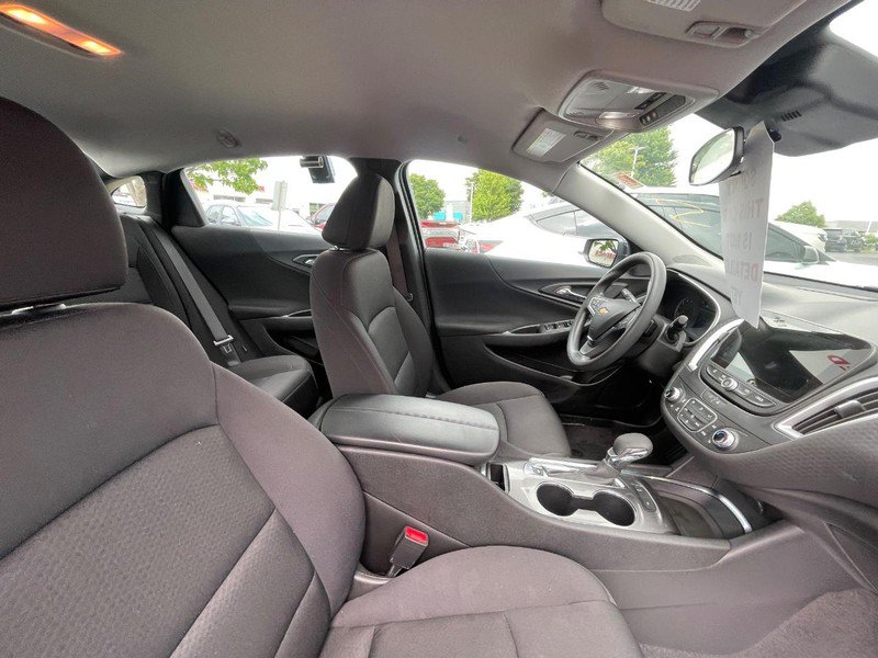 Used 2024 Chevrolet Malibu LT FWD image 3