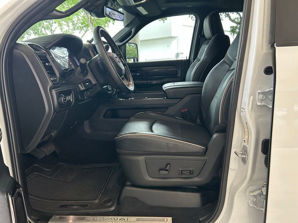 Used 2025 RAM 2500 Limited AWD/4WD image 5