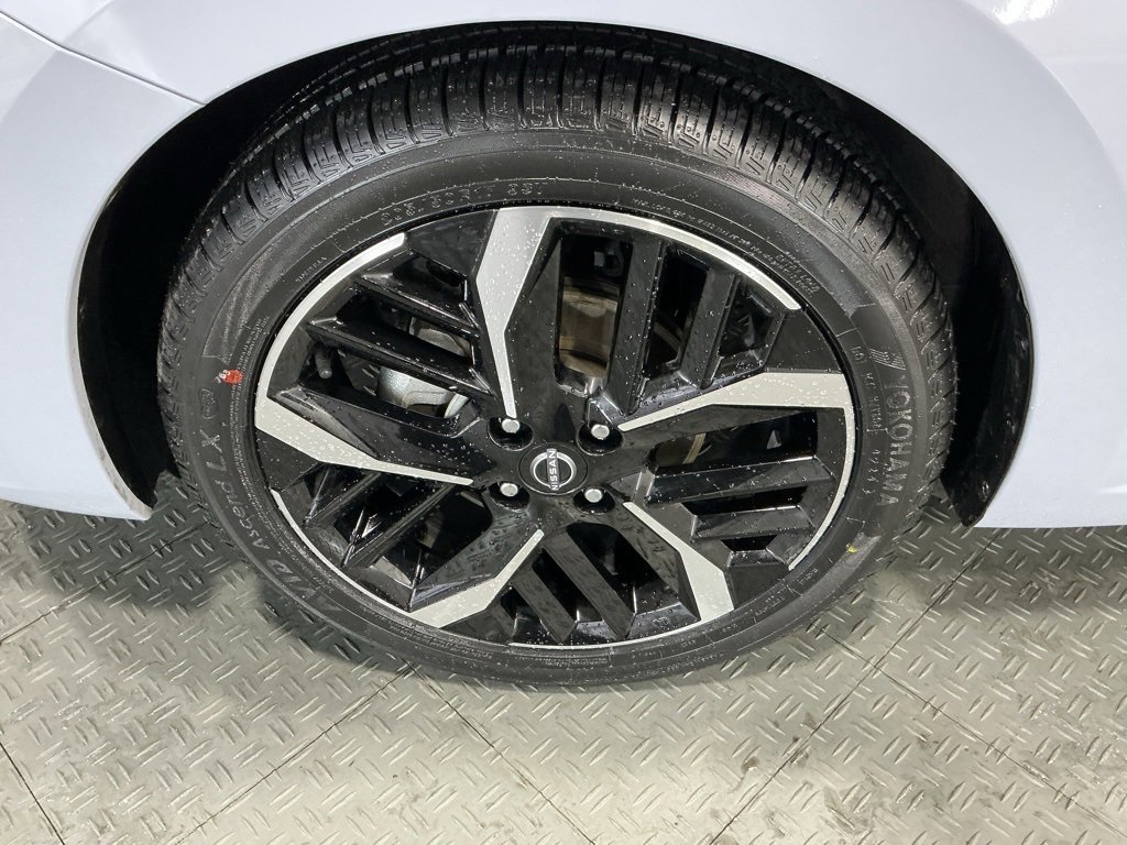 Used 2023 Nissan Versa SR w/ Trunk Package image 26