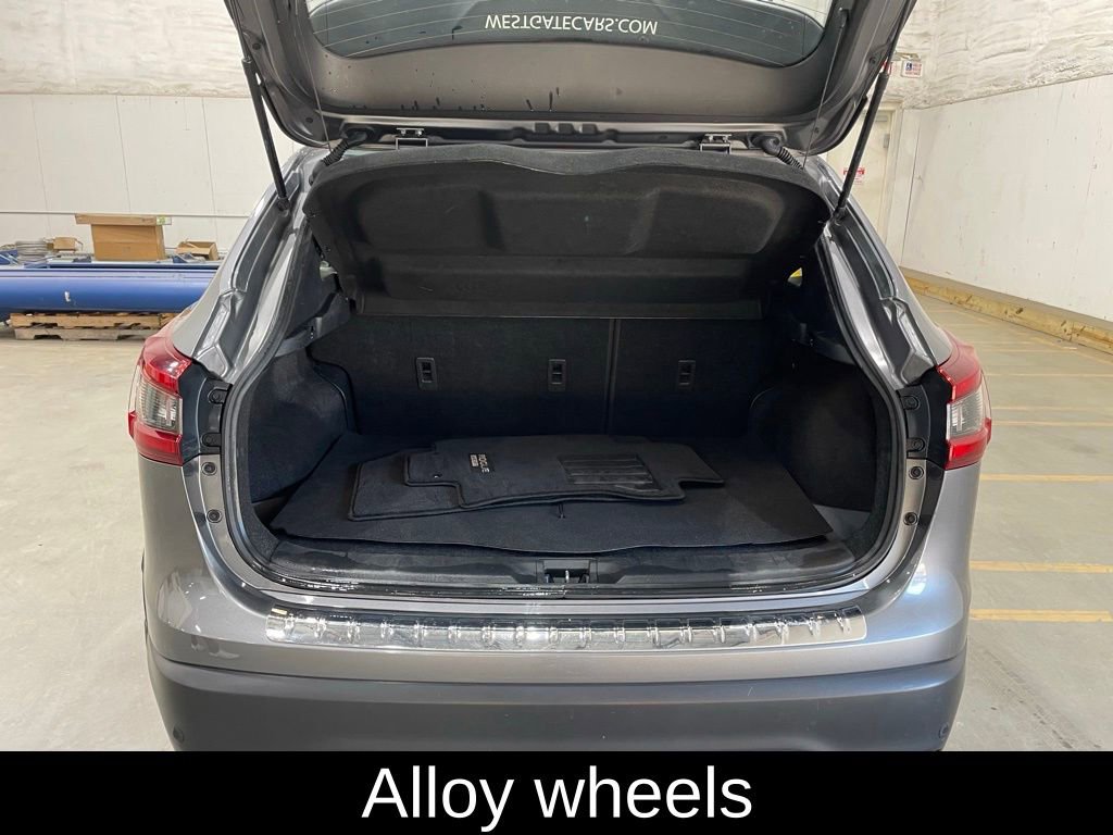 Used 2022 Nissan Rogue Sport SV image 13