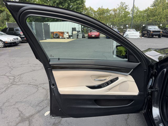 Used 2014 BMW 535d xDrive AWD/4WD image 18